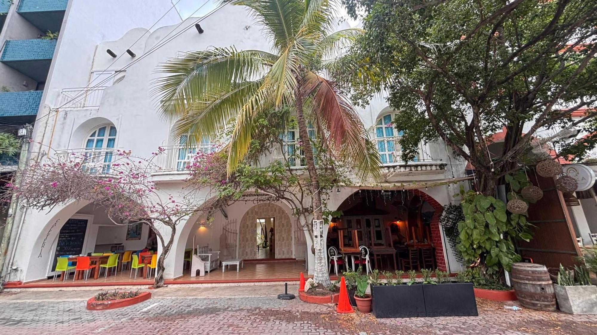 Coco Rio - Mamitas Area Hotel